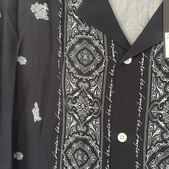 NWT Men’s Kooples Paisley print short sleeve shirt.  Medium - Picture 4 of 4